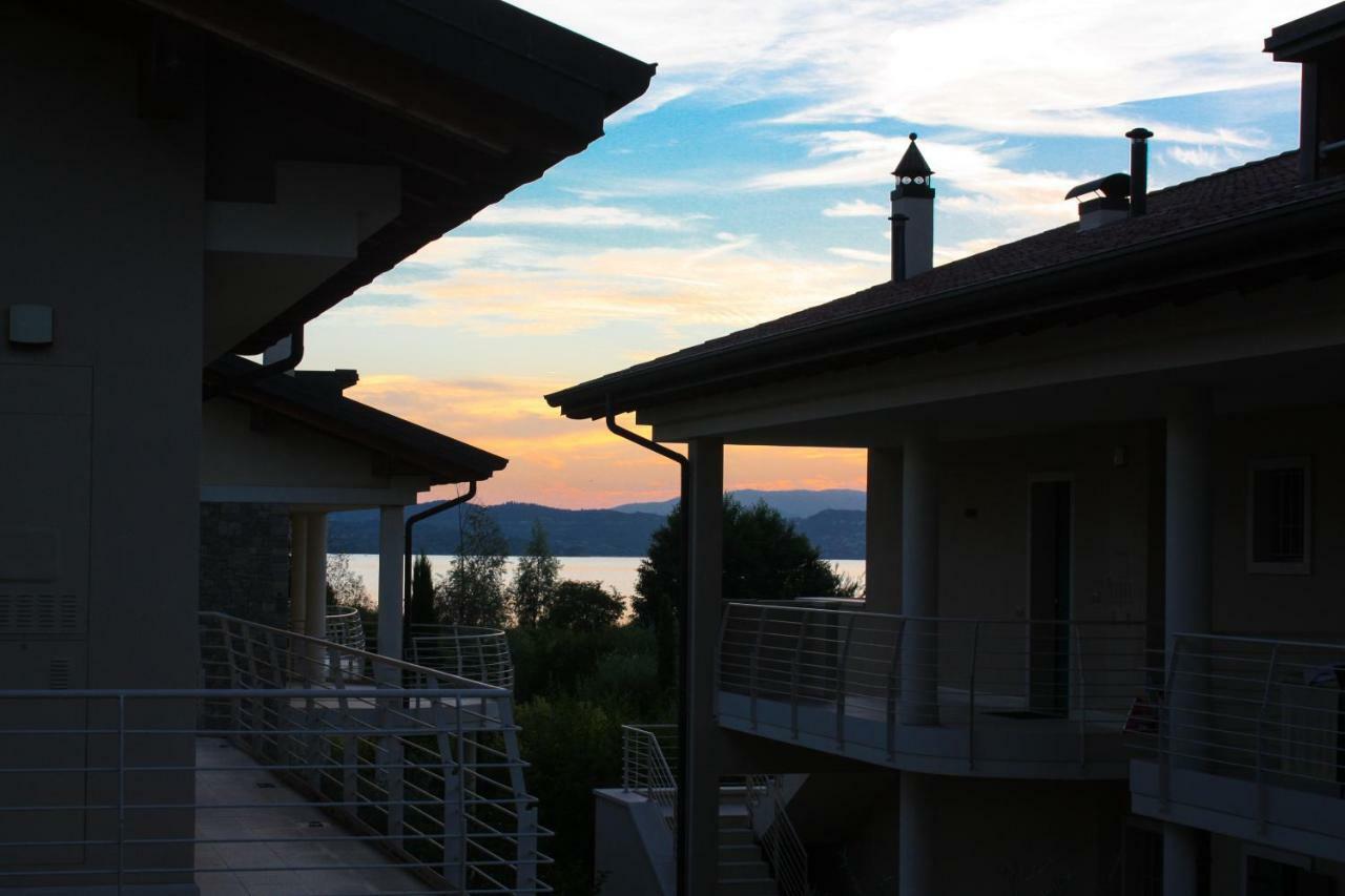 Sky Fort Garda View Сирмионе Экстерьер фото